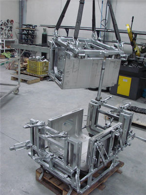 Инструменты программного обеспечения дизайна UG CAD вращательные отливая в форму в пластиковые случаи